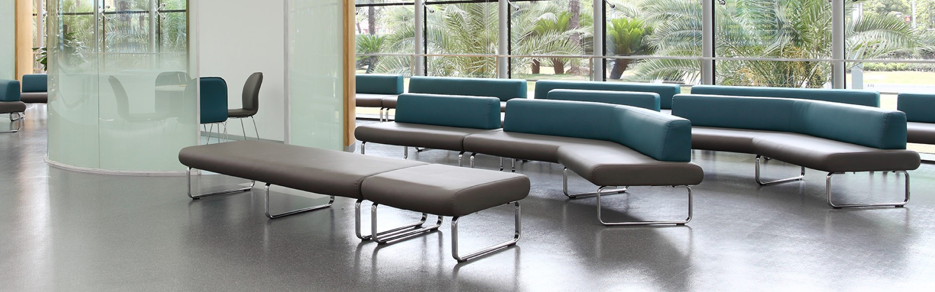 伟德app官方网站为上海市徐汇区行政服务中心设计公共等候区实拍图