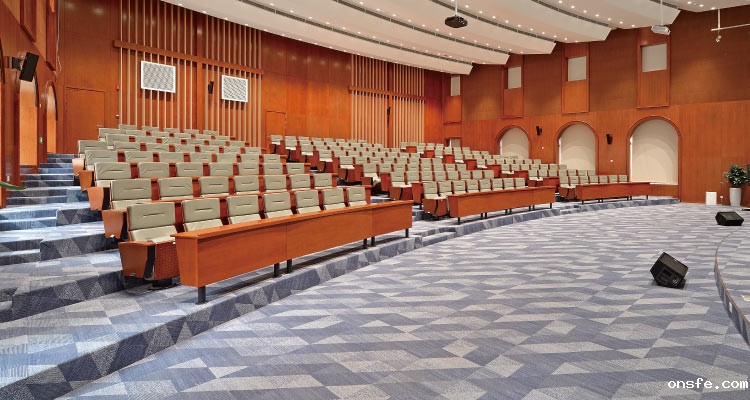 onsfe为华为设计的多功能会议厅实拍图