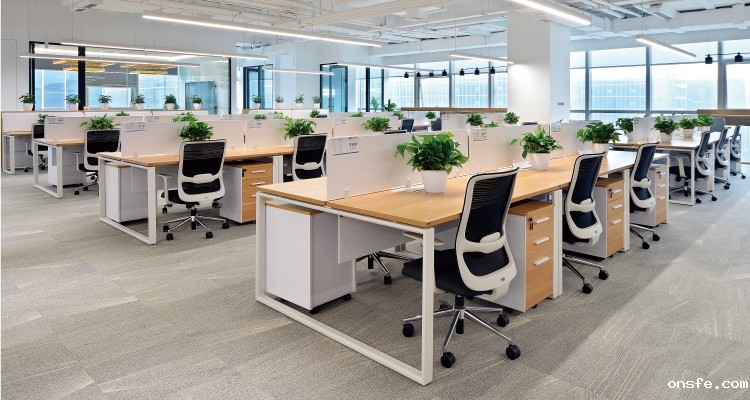 伟德app官方网站为红星·美凯龙设计高效职员办公空间实拍图