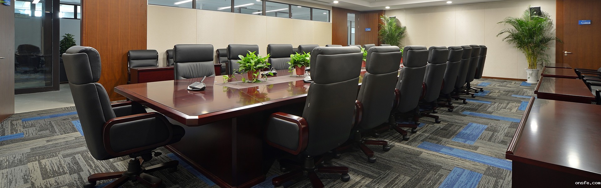 伟德app官方网站为西安交通大学设计会议空间实拍图