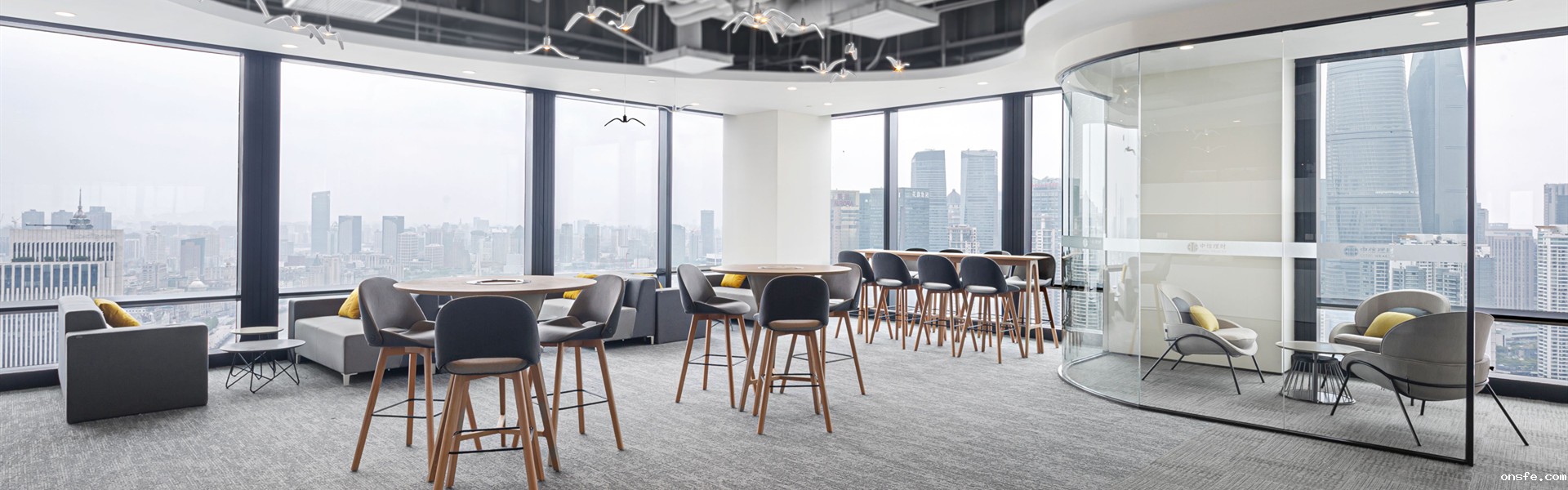 伟德app官方网站为信银理财设计休闲洽谈空间实拍图