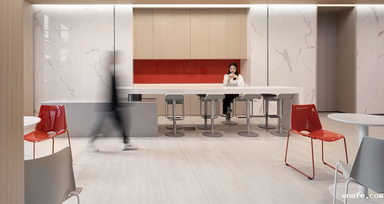 伟德app官方网站为TCL科技设计的休闲洽谈空间实拍图