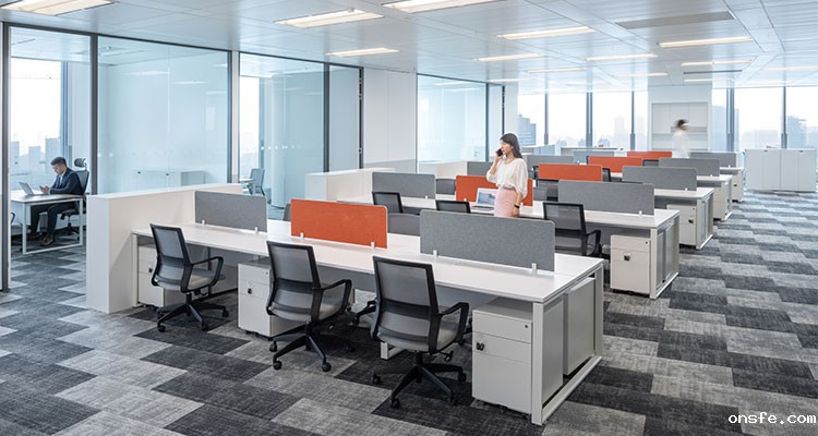  伟德app官方网站为武汉恒隆广场共享中心打造开放式办公空间实拍图