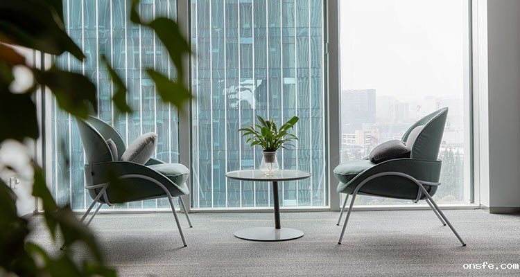 伟德app官方网站为招商银行设计沉稳大气的沟通空间